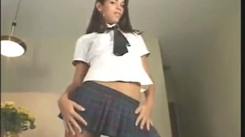 Tranny, schoolgirls (18+)
